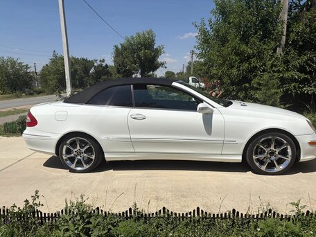 2003 Mercedes-Benz CLK-Класс 320 II (W209), белый, 1050000 рублей, вид 2