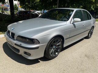 2001 BMW 5 серии 525i IV (E39) Рестайлинг, серебристый, 900000 рублей, вид 1