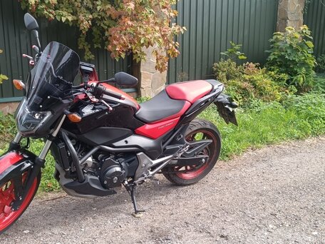 2017 Honda NC 750S, красный, 630000 рублей, вид 2