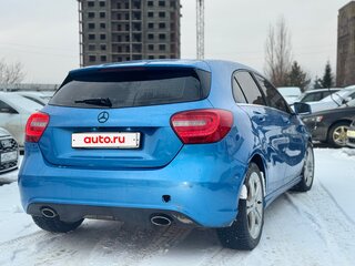 2013 Mercedes-Benz A-Класс 180 III (W176), синий, 1350000 рублей, вид 5