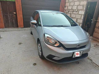 2022 Honda Fit IV, серебристый, 1415000 рублей, вид 3