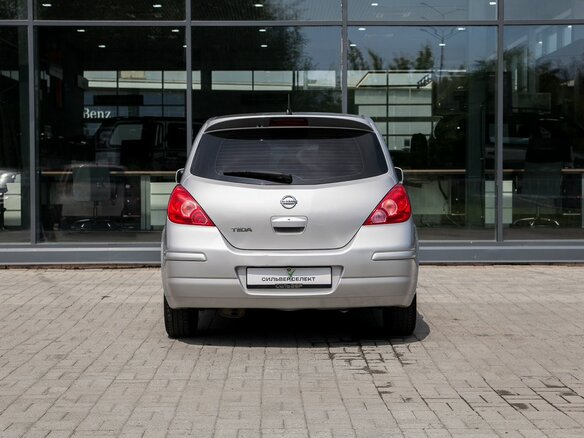 2013 Nissan Tiida I Рестайлинг, серебристый - вид 3