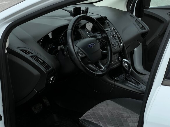 2018 Ford Focus III Рестайлинг, белый, 850000 рублей - вид 6