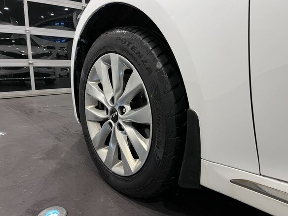 2018 Kia Optima IV, белый - вид 19