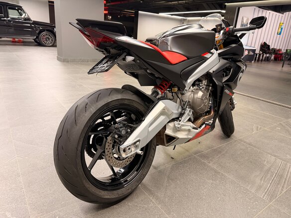 2021 Aprilia RS 660, чёрный, 1000000 рублей - вид 5