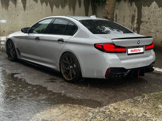 2021 BMW 5 серии 520i VII (G30/G31/G38) Рестайлинг, серый, 4500000 рублей, вид 5