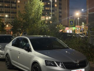 2018 Skoda Octavia III (A7) Рестайлинг, серебристый, 2100000 рублей, вид 2