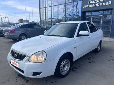 2015 Lada (ВАЗ) Priora I Рестайлинг, белый, 450000 рублей, вид 2