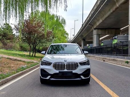 2023 BMW X1 Long 20Li sDrive II (F48) Рестайлинг, белый, 2380000 рублей, вид 2
