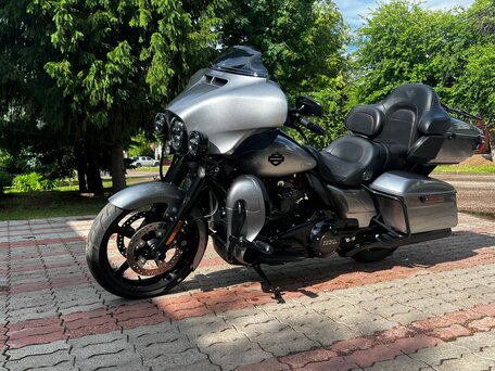 2019 Harley-Davidson CVO Limited, серебристый, 3300000 рублей, вид 1