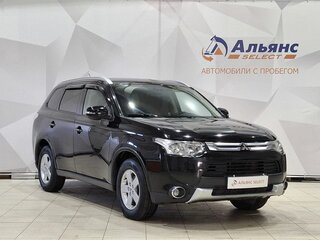 2014 Mitsubishi Outlander III Рестайлинг, чёрный, 1550000 рублей, вид 1