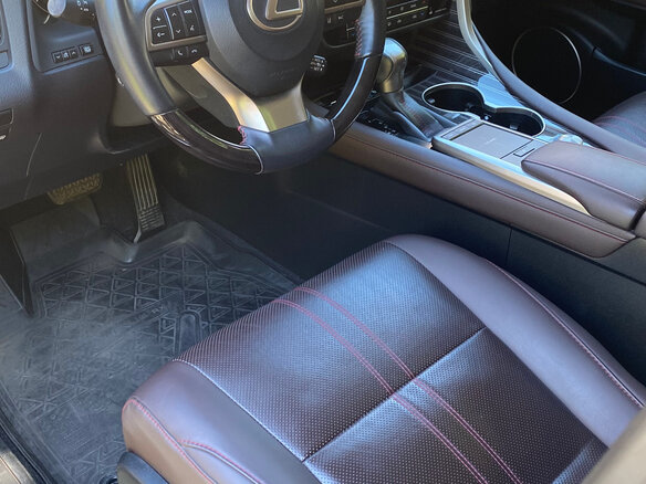 2019 Lexus RX 300 IV Рестайлинг, серый, 5000000 рублей - вид 4