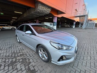 2019 Hyundai Sonata VII (LF) Рестайлинг, серебристый, 1700000 рублей, вид 3