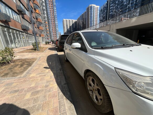 2008 Ford Focus II Рестайлинг, белый, 680000 рублей - вид 2