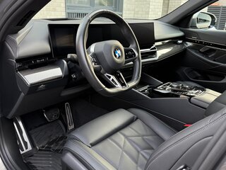 2023 BMW 5 серии 520i VIII (G60/G61/G68), серый, 6900000 рублей, вид 3