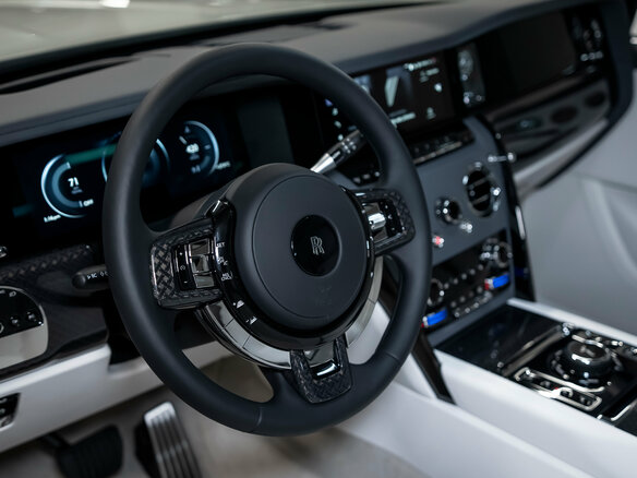 2025 Rolls-Royce Cullinan Black Badge I Рестайлинг (Series II), белый, 64500000 рублей - вид 36