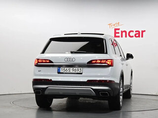 2025 Audi Q7 55 TFSI II (4M) Рестайлинг 2, белый, 10193000 рублей, вид 4
