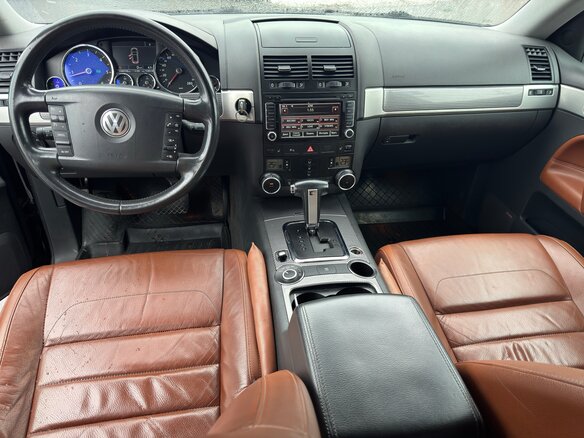2008 Volkswagen Touareg I Рестайлинг, чёрный, 1030000 рублей - вид 11