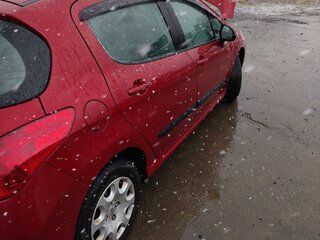 2011 Peugeot 308 I Рестайлинг, красный, 550000 рублей, вид 4