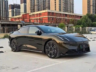 2025 Lynk & Co 10 18.4 kWh, чёрный, 4071208 рублей, вид 1