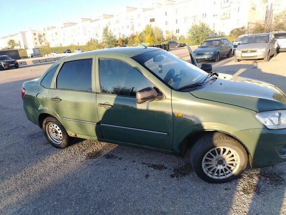 2013 Lada (ВАЗ) Granta I, зелёный, 160000 рублей - вид 2