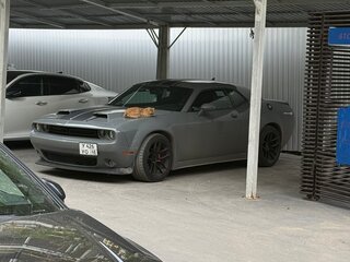 2017 Dodge Challenger III Рестайлинг 2, серый, 3200000 рублей, вид 1