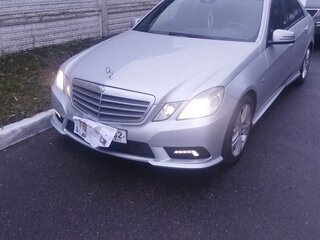 2010 Mercedes-Benz E-Класс 200 5G-Tronic IV (W212, S212, C207), серебристый, 1700000 рублей, вид 1