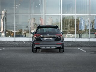 2018 Volkswagen Tiguan II, чёрный, 3000000 рублей, вид 4