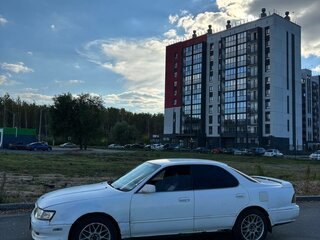 1993 Toyota Vista III (V30), белый, 130000 рублей, вид 5