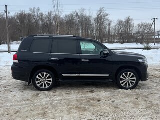 2017 Toyota Land Cruiser 200 Series Рестайлинг 2, чёрный, 6500000 рублей, вид 2