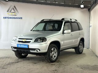2010 Chevrolet Niva I Рестайлинг, серебристый, 509000 рублей, вид 1