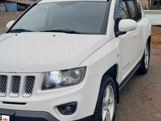 2013 Jeep Compass I Рестайлинг 2, белый, 1400000 рублей, вид 1