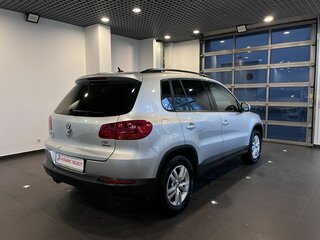 2014 Volkswagen Tiguan I Рестайлинг, серебристый, 1300000 рублей, вид 3