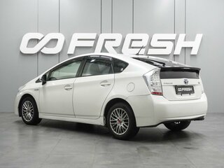 2010 Toyota Prius III (XW30), белый, 909000 рублей, вид 2