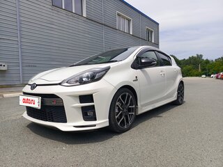 2017 Toyota Aqua I Рестайлинг 2, белый, 1000000 рублей, вид 3