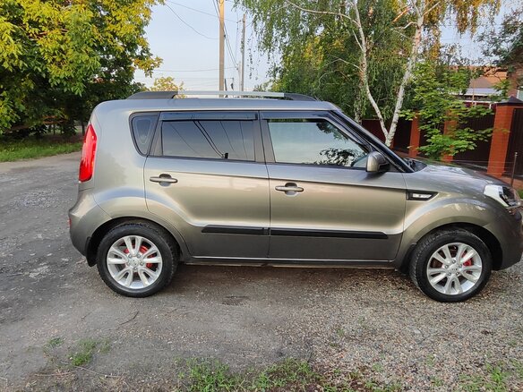2013 Kia Soul I Рестайлинг, серебристый, 770000 рублей - вид 4