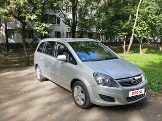 2013 Opel Zafira B Рестайлинг, серебристый, 610000 рублей, вид 3
