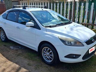 2010 Ford Focus II Рестайлинг, белый, 500000 рублей, вид 2