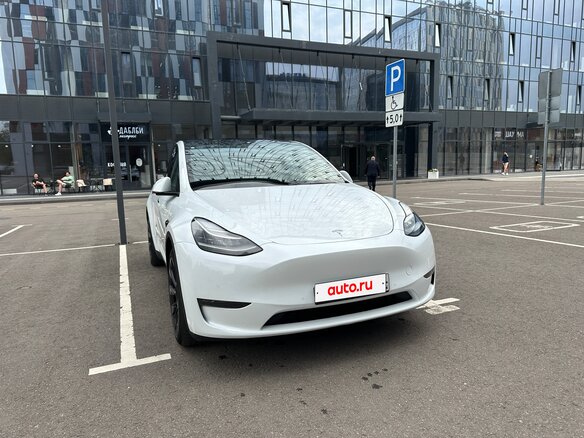 2020 Tesla Model Y Long Range I, белый - вид 4