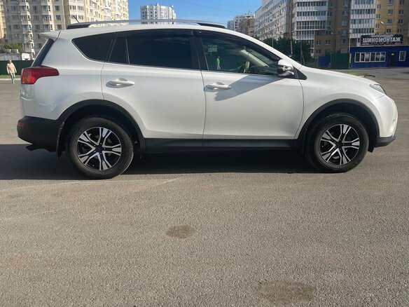 2014 Toyota RAV4 IV (XA40), белый, 2100000 рублей - вид 5