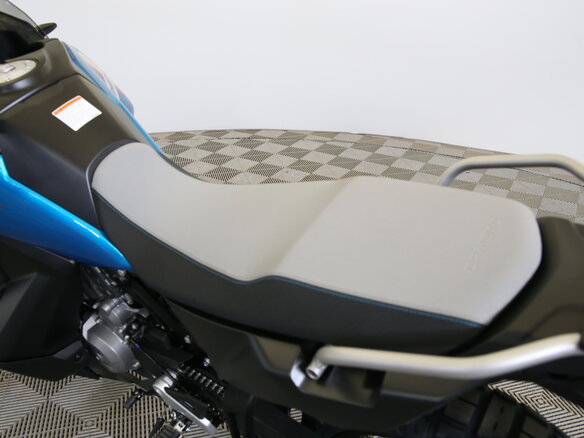 2026 CFMoto 800MT-X, чёрный - вид 12
