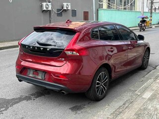 2017 Volvo V40 II Рестайлинг, красный, 1250000 рублей, вид 5