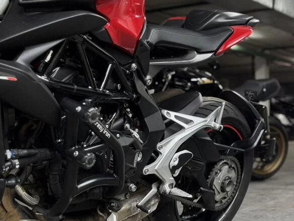 2018 MV Agusta Brutale 800, красный, 640000 рублей - вид 15