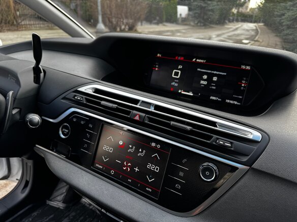 2017 Citroen C4 Picasso Grand II Рестайлинг, белый, 1130000 рублей - вид 16