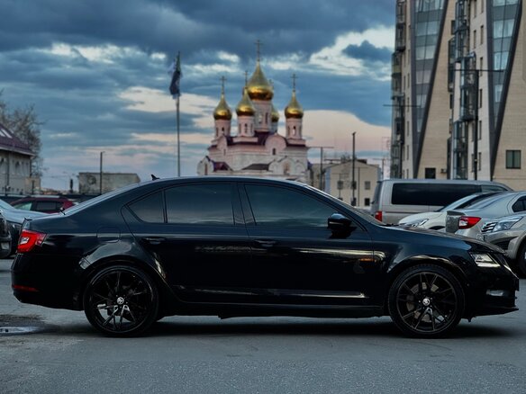 2018 Skoda Octavia III (A7) Рестайлинг, чёрный, 1200000 рублей - вид 11