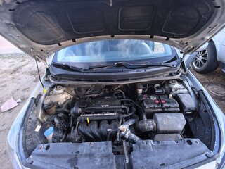 2016 Hyundai Solaris I Рестайлинг, серебристый, 950000 рублей, вид 5