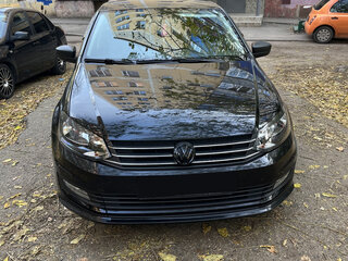 2017 Volkswagen Polo V Рестайлинг, чёрный, 1200000 рублей, вид 1