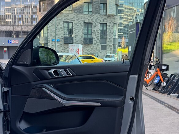 2024 BMW X5 40i IV (G05/G18) Рестайлинг, серый, 10400000 рублей - вид 13