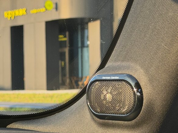 2022 Mini Hatch Cooper III (F55/F56) Рестайлинг 2, серебристый, 2850000 рублей - вид 22