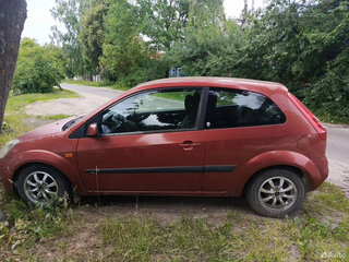2006 Ford Fiesta Mk5, красный, 150000 рублей, вид 2